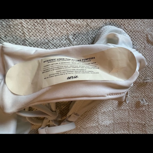 Bikini - Picture 7 of 8